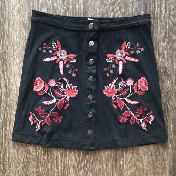 miami Dresses & Skirts - SOLD ✨ Francesca’s Floral Embroidered Suede Skirt